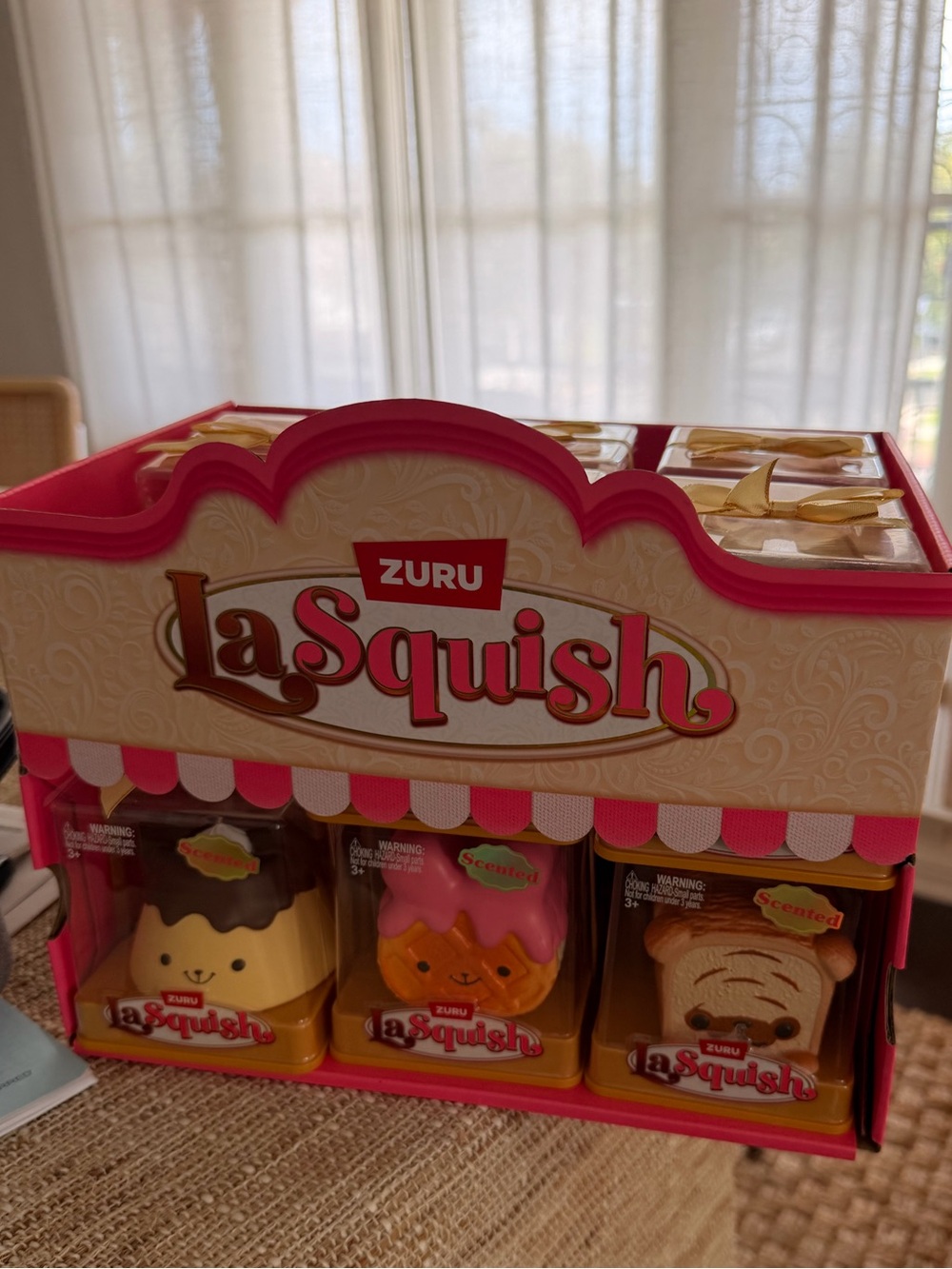 ZURU LaSquish Official Retail Counter Display + 11 Sealed Scented Toys